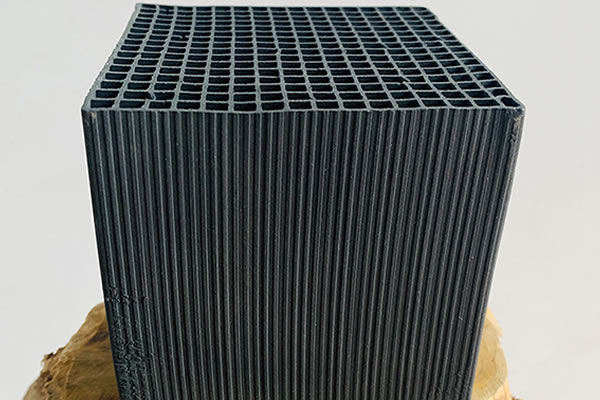 10,000空氣量時(shí)，活性炭吸附箱要使用多少立方活性炭?